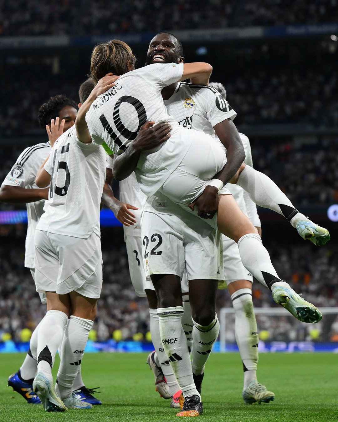 Mbappe và Endrick lập công, Real Madrid thắng nghẹt thở Stuttgart Real Madrid