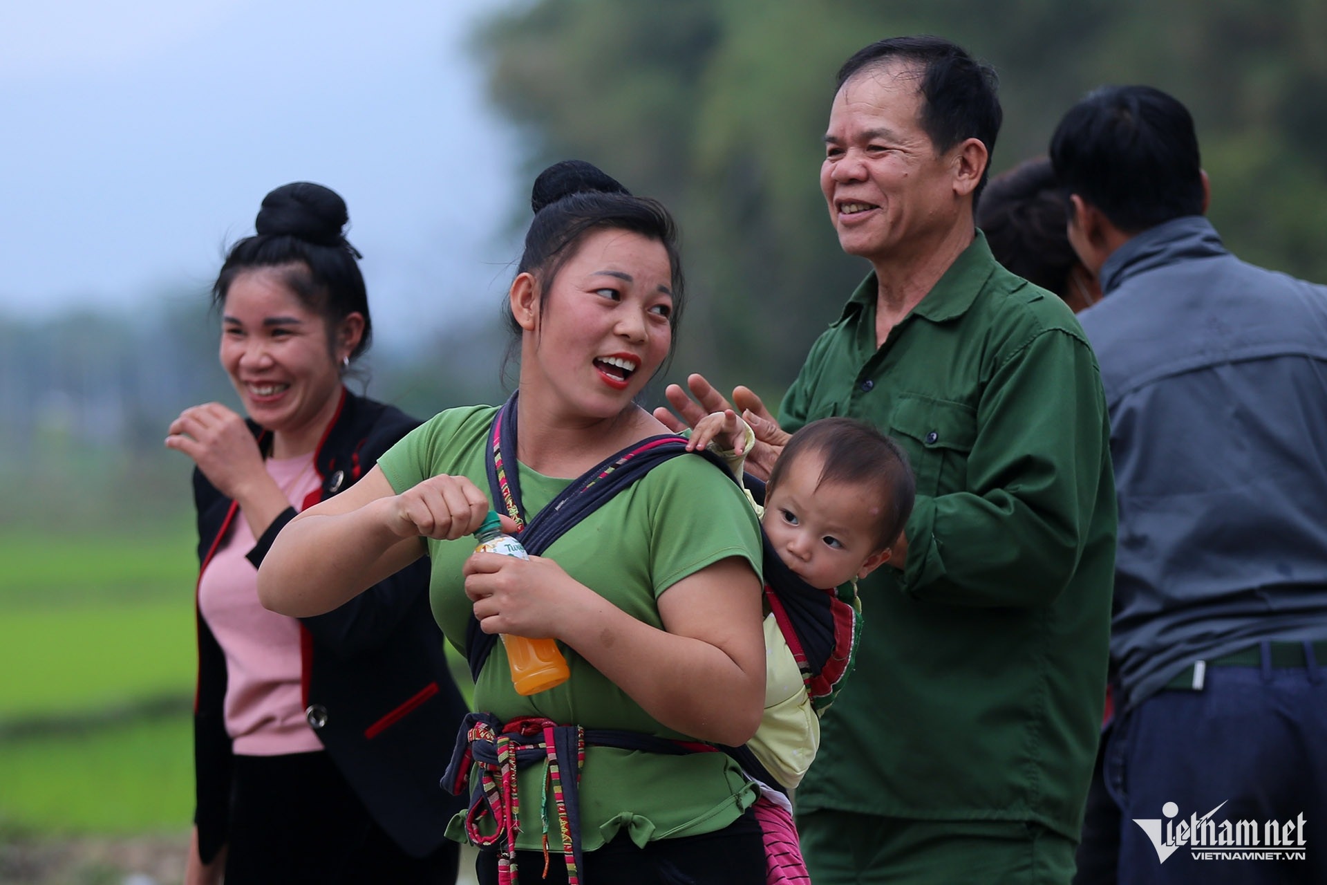 W-giam ngheo dan toc .jpg