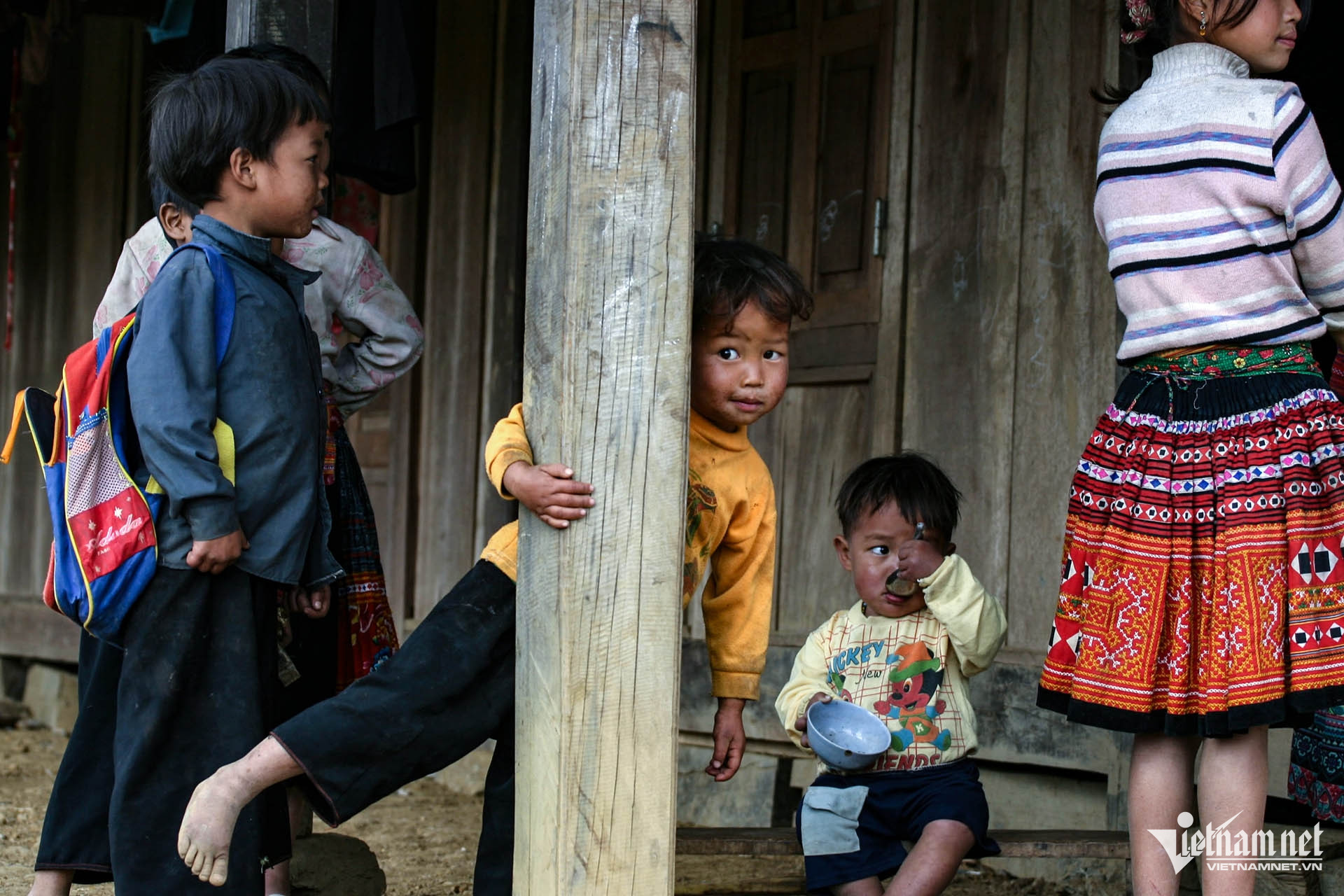 W-giam ngheo dan toc.jpg