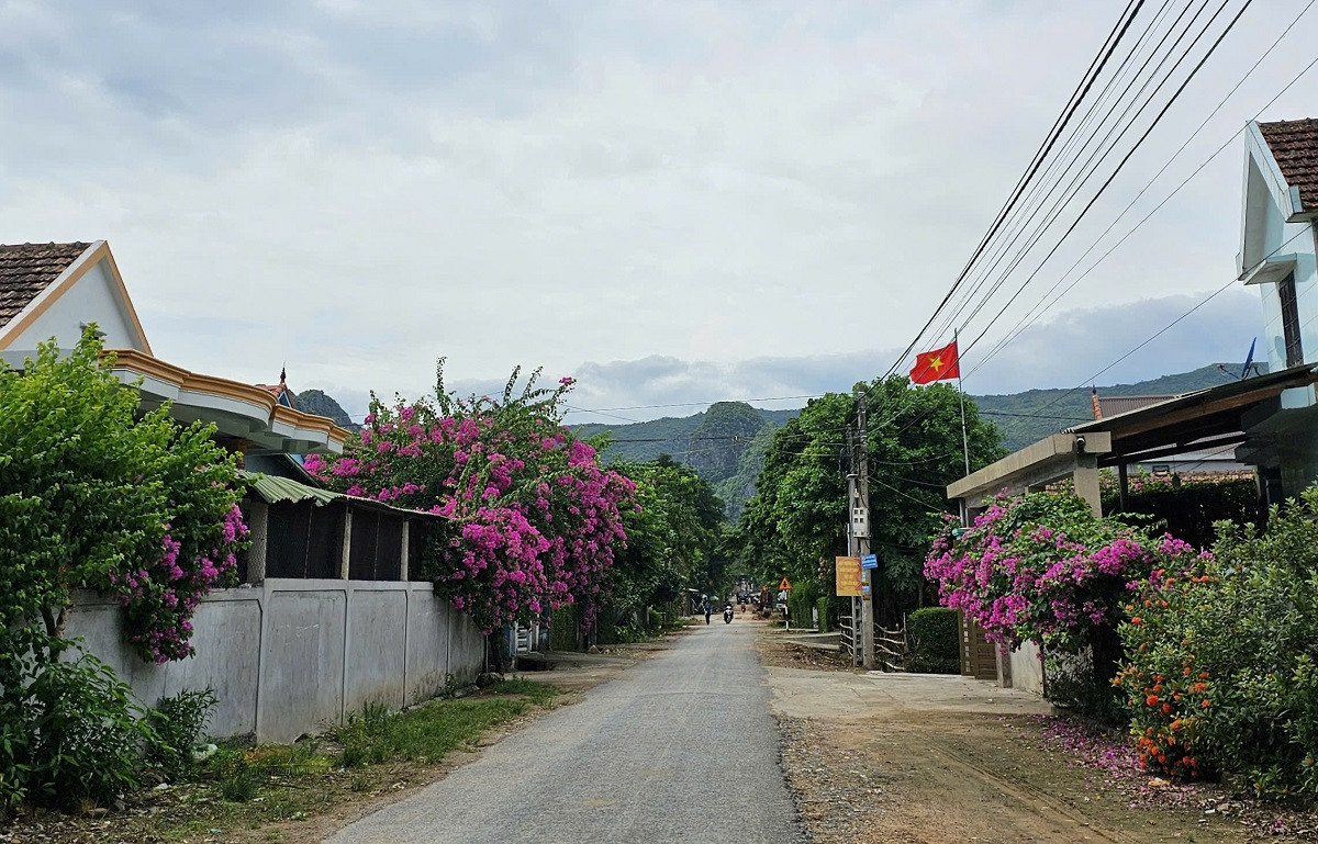 Ảnh 1: Xã Tiến Hoá đang dốc toàn lực phấn đấu về đích nông thôn mới nâng cao.