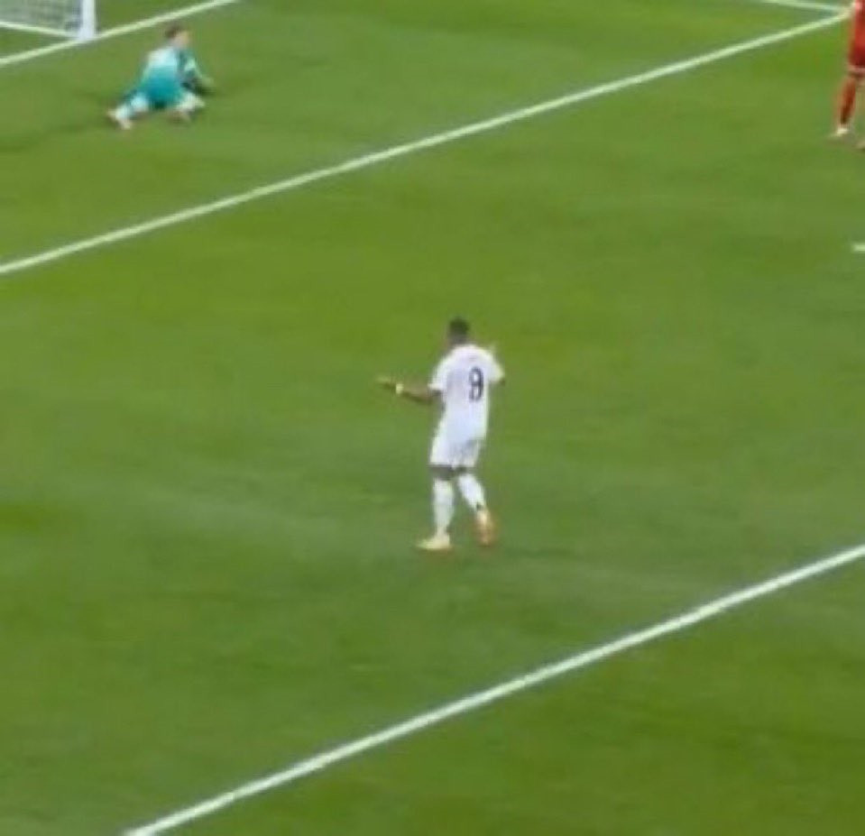Kylian mbappe phan ung.jpg