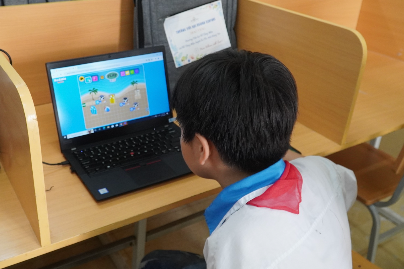 Trang bị kỹ năng giúp trẻ xử lý các tình huống trên không gian mạng
