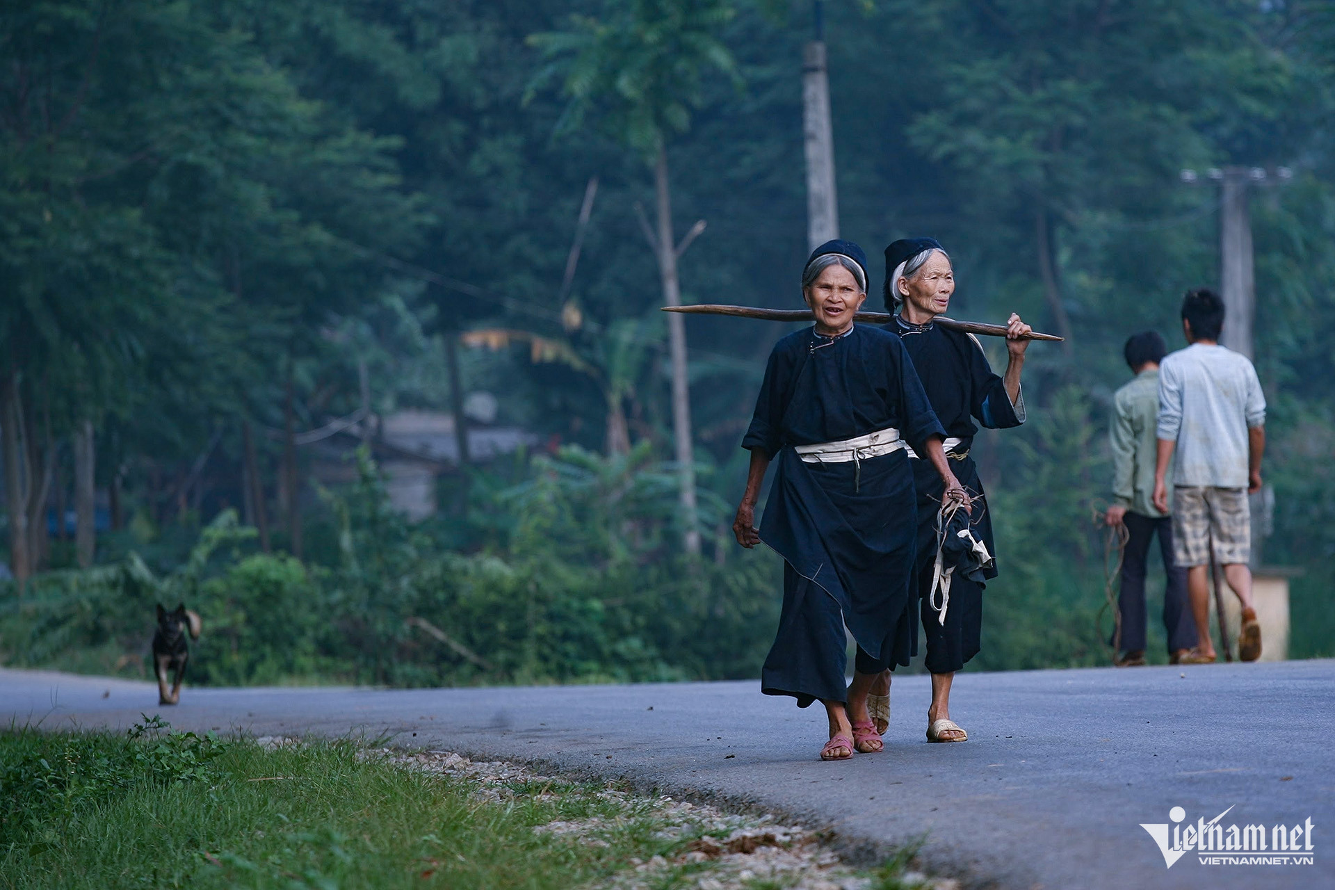 W-giam ngheo dan toc.jpg