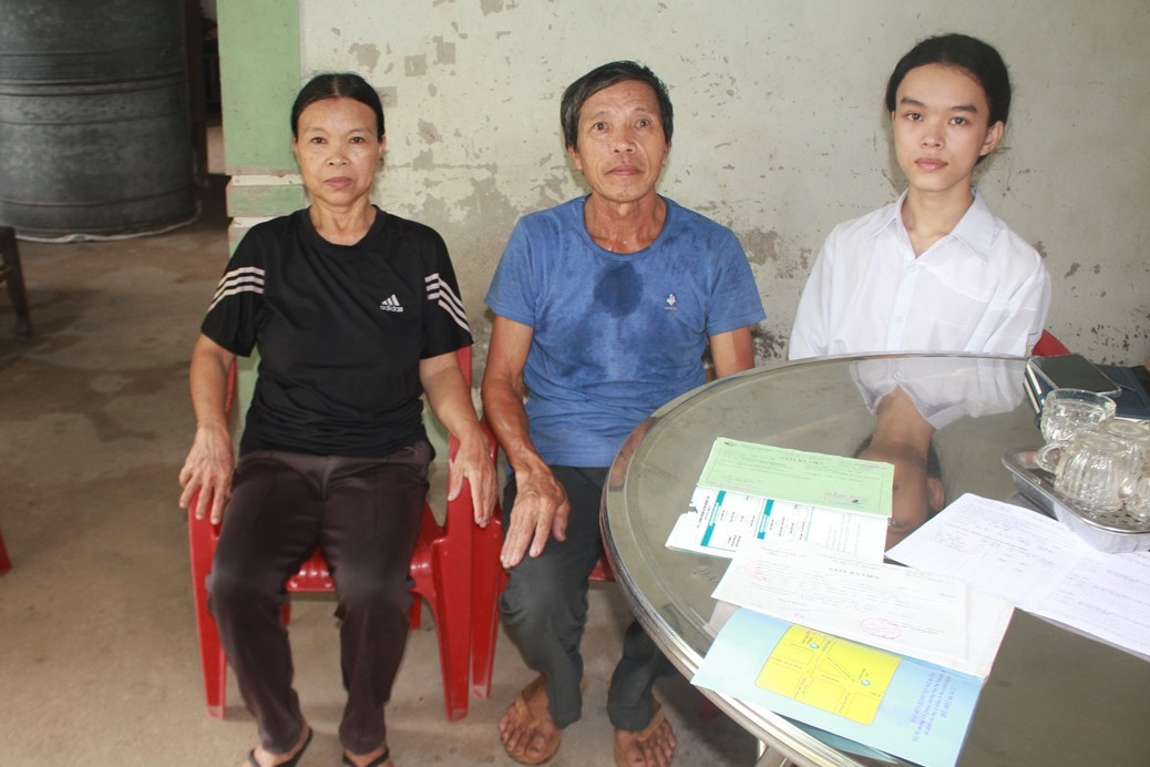 Nam sinh đạt 28,75 điểm khó vào đại học vì bố ung thư, mẹ suy thận