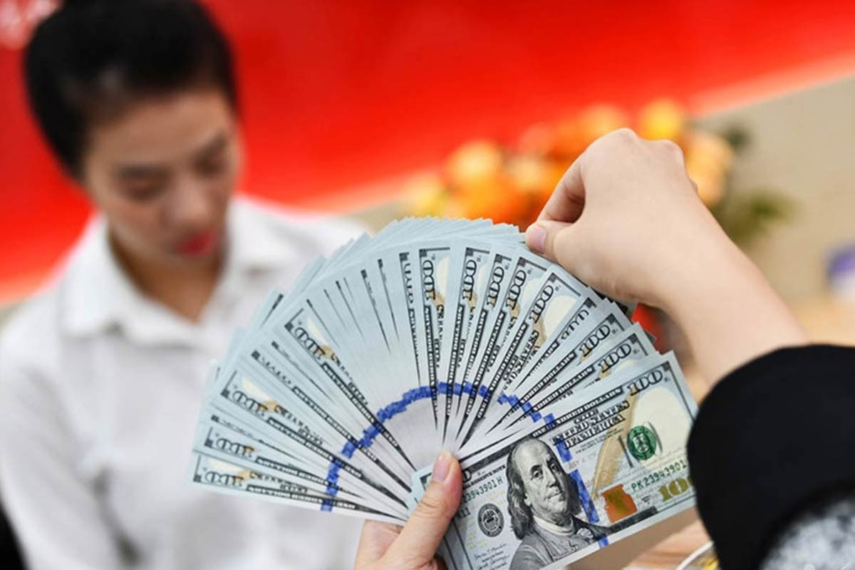 Giá USD ngân hàng giảm mạnh