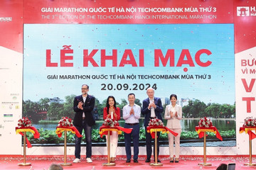 Khai mạc Giải Marathon Quốc tế Hà Nội Techcombank mùa thứ 3