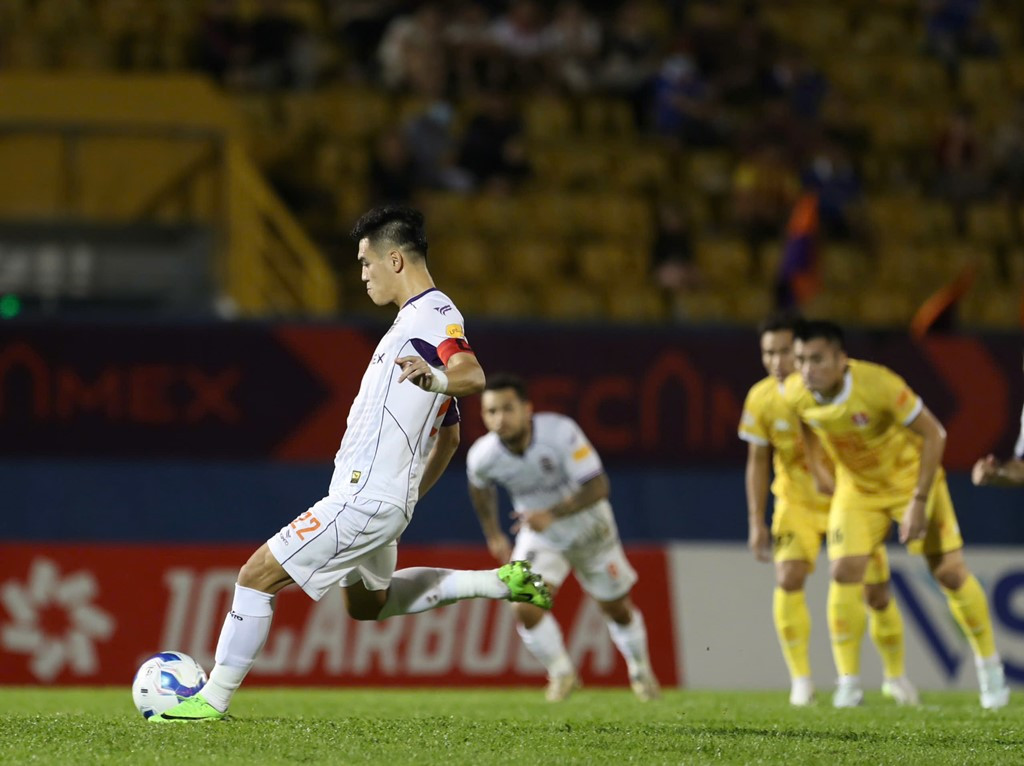 binh duong vs hai phong 4.jpg