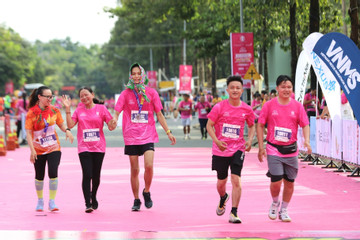 Gần 10.000 VĐV tranh tài giải Marathon Đất Sen hồng 2024