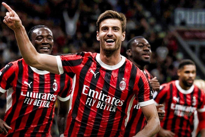 Milan đánh bại Inter nhờ bàn thắng ở phút 89