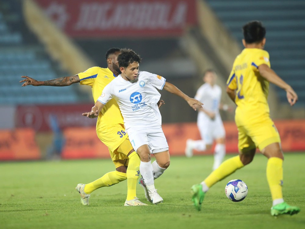 nam dinh vs quang nam 2.jpg