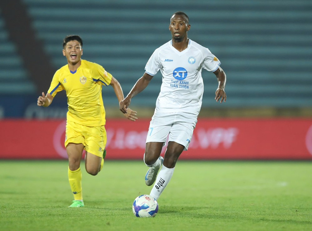 nam dinh vs quang nam 2.jpg