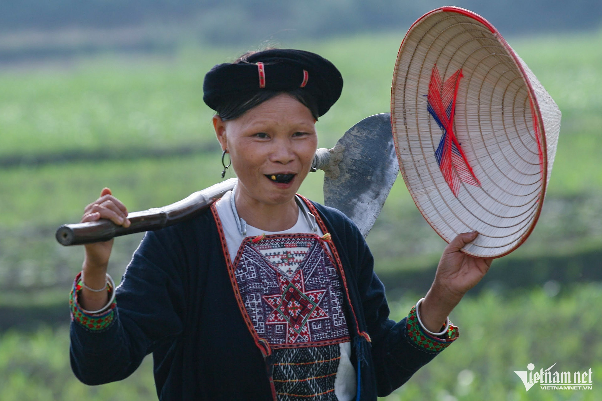 W-giam ngheo dan toc.jpg