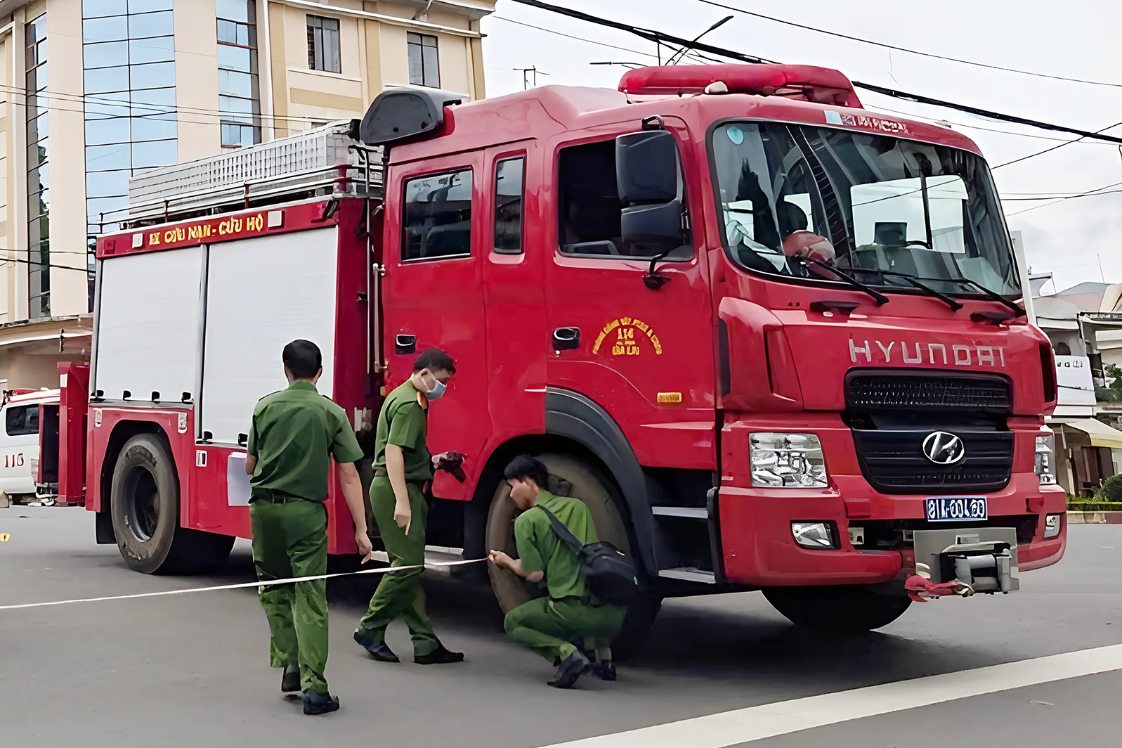 Va chạm với xe cứu hỏa đi làm nhiệm vụ, nam thanh niên tử vong tại chỗ