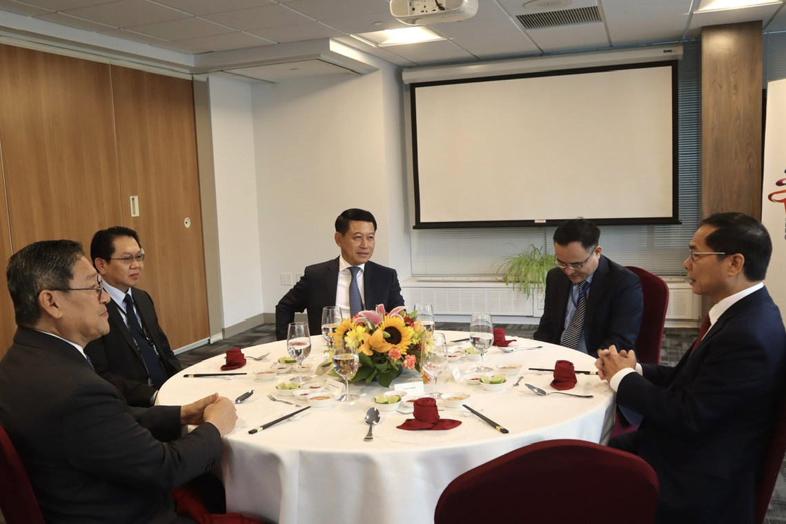 cuoc an sang lam viec 3 pttg btng 8506.jpg