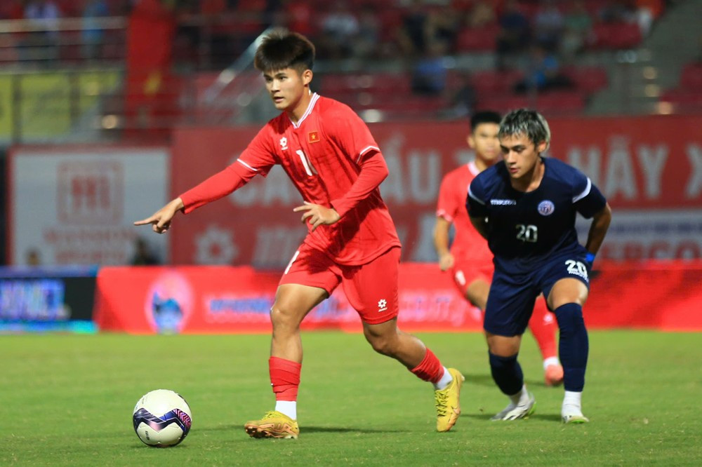 U20 Viet Nam vs U20 Guam 1.jpg