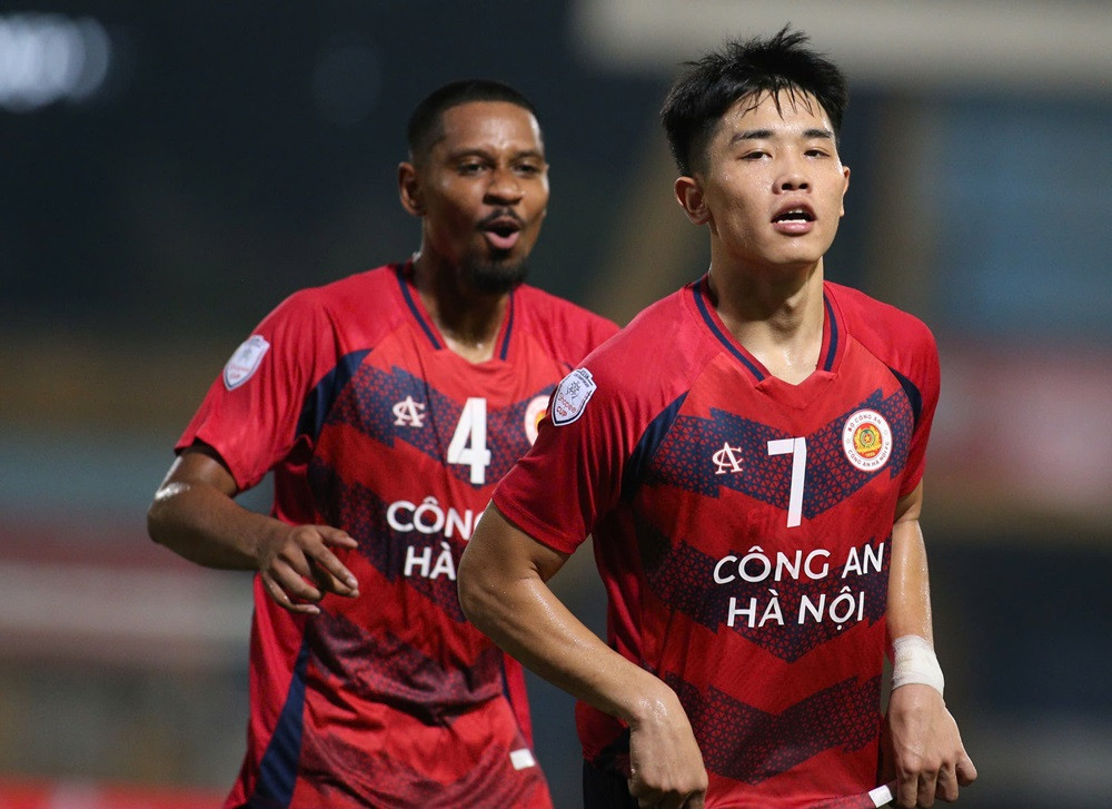 CAHN vs Lion City dinh bac.jpg