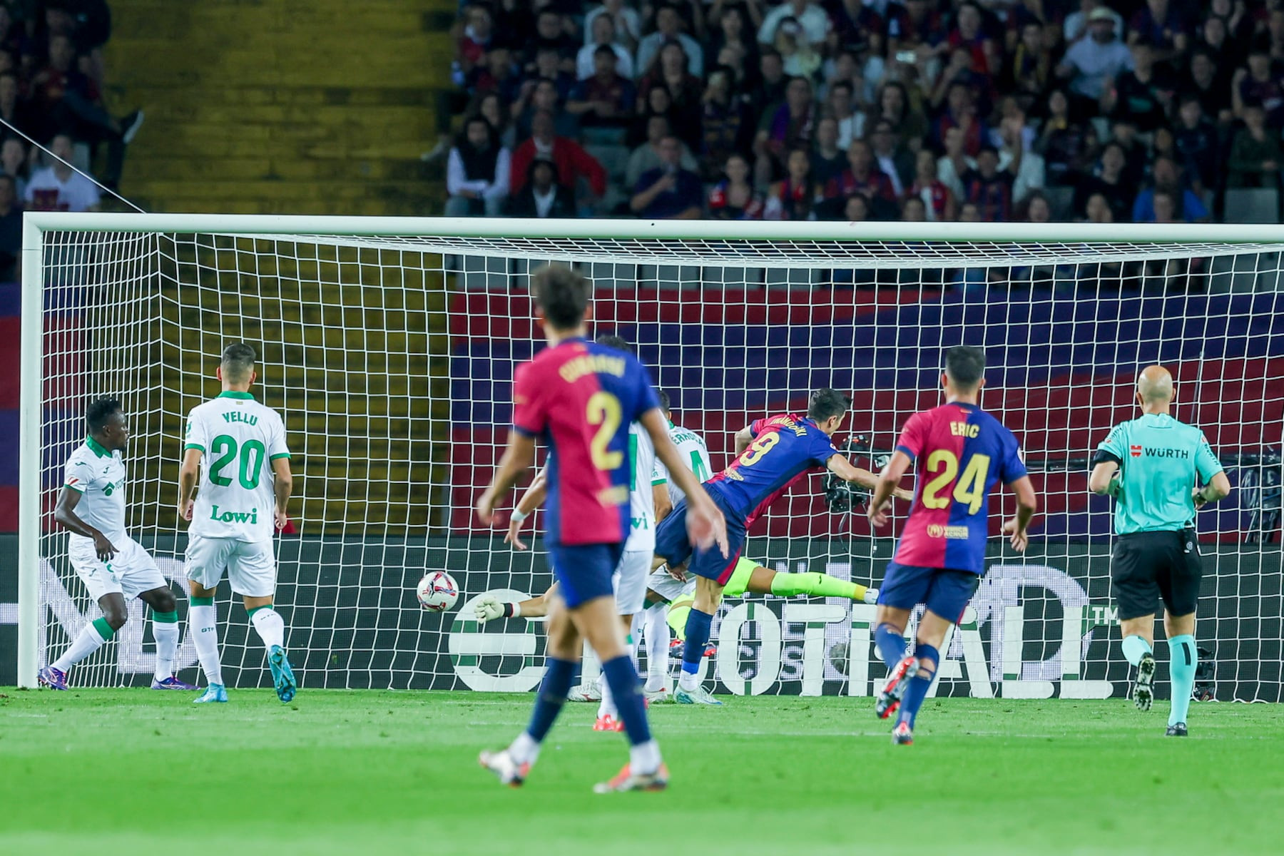 Lewandowski Barca Getafe 1.jpg