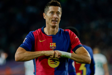 Lewandowski lập đại công, Barca thắng trận thứ 7 liên tiếp