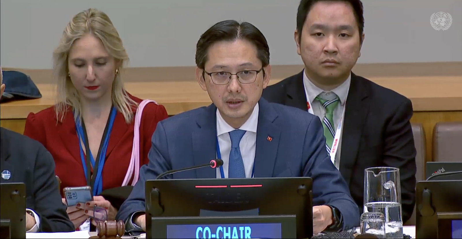 Thứ trưởng Ngoại giao Đỗ Hùng Việt đồng chủ trì Hội nghị.png