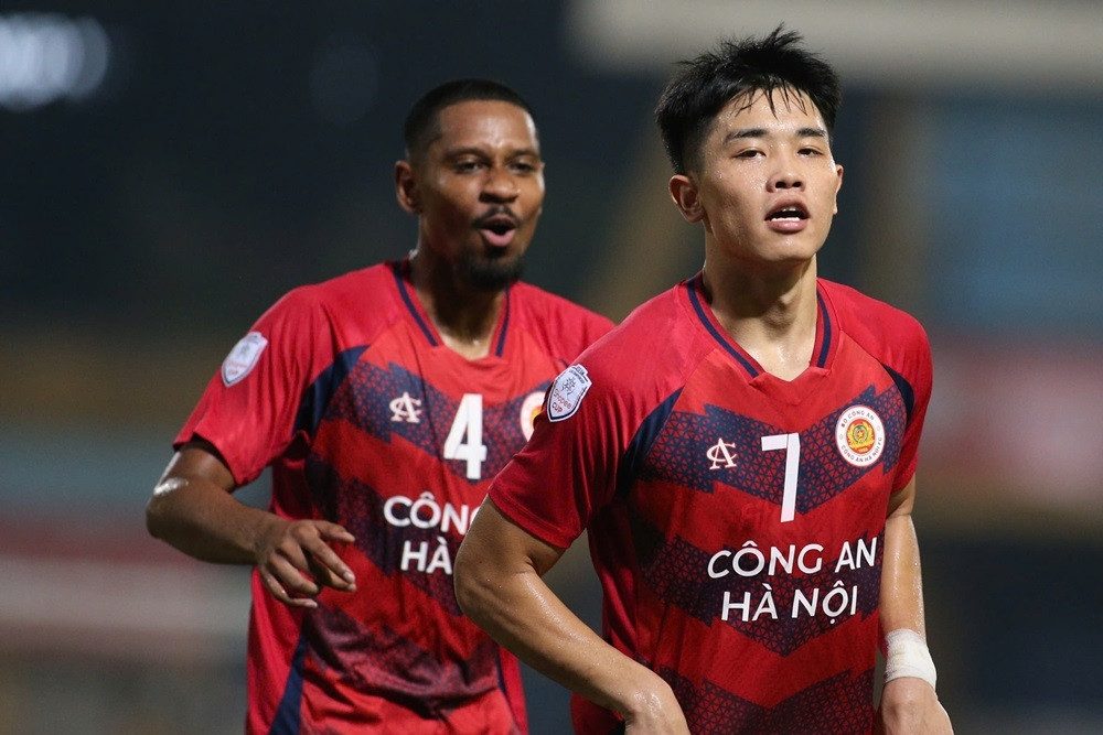 Đình Bắc lập công, CAHN thắng đậm đội bóng Singapore