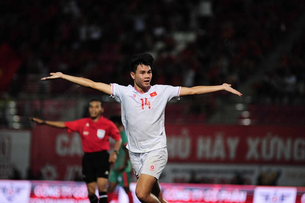 U20 Viet Nam vs U20 Bangladesh.jpg