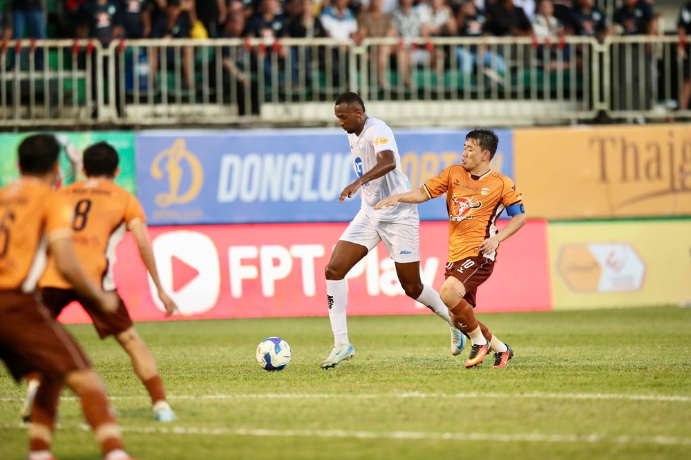 hagl vs nam dinh 3.jpg