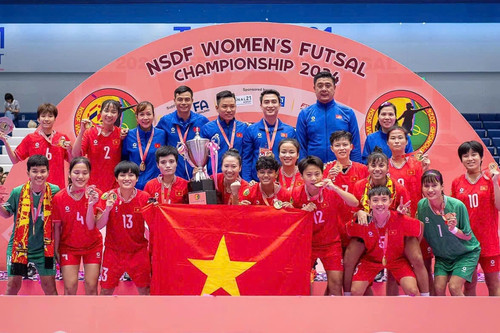 Hòa kịch tính Thái Lan, futsal nữ Việt Nam lên ngôi vô địch