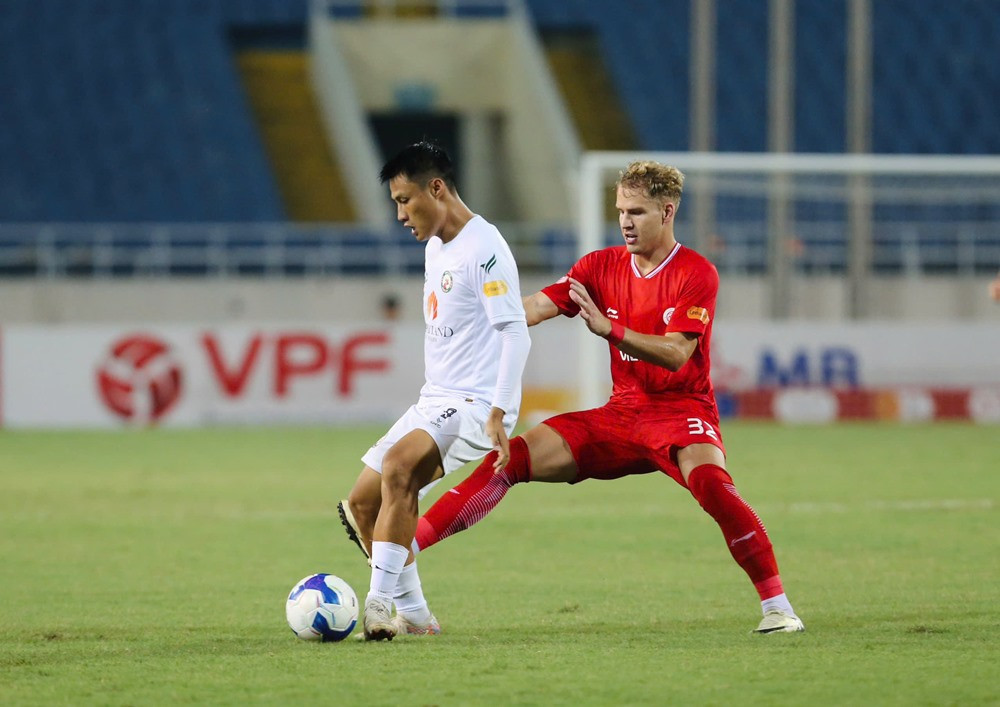 the cong viettel vs binh dinh.jpg