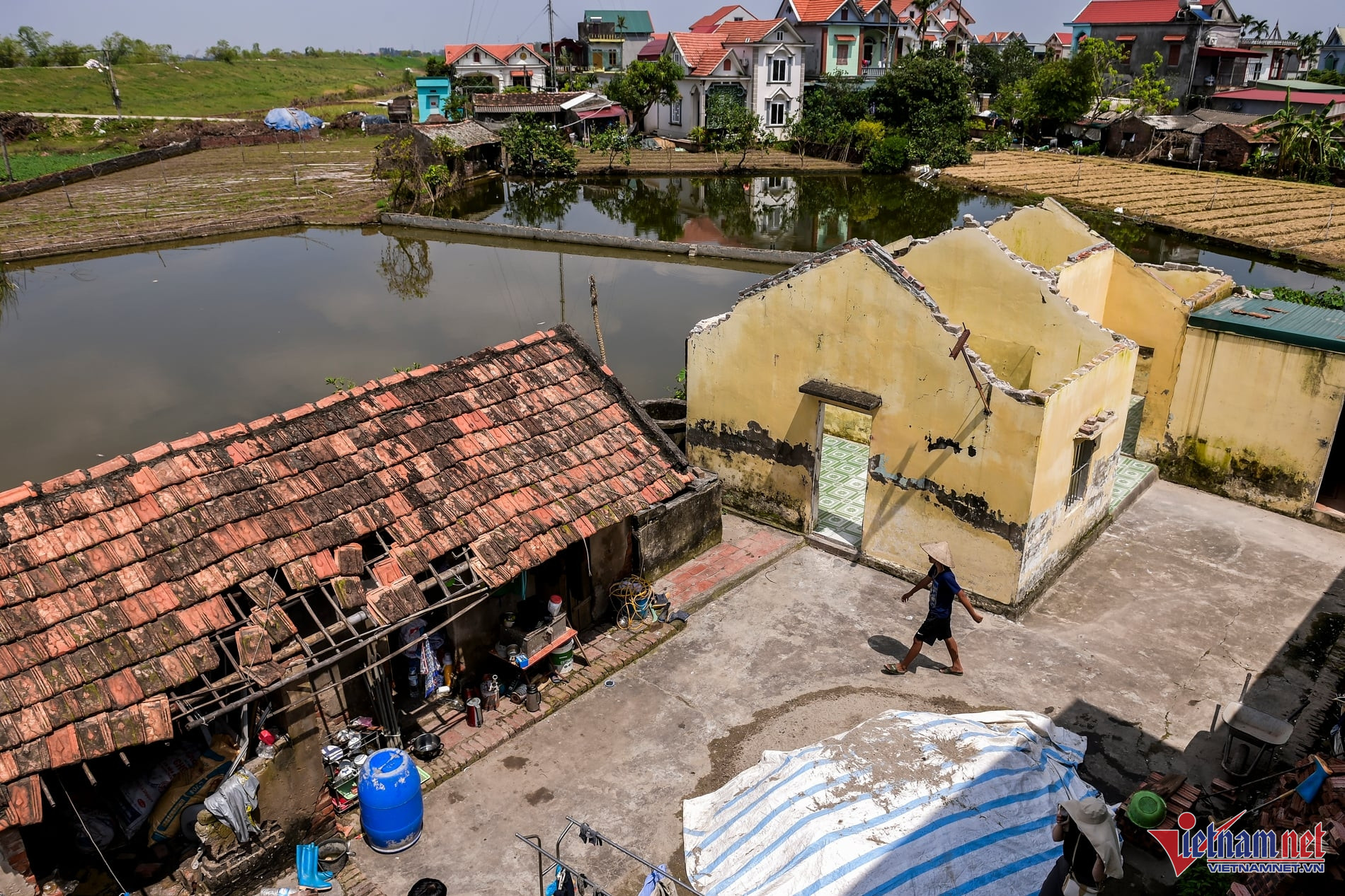 W-Bà Năng nam sách 4.jpeg