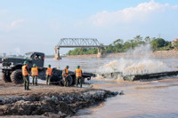 Bản tin trưa 29/9: Công binh lắp cầu phao sau 20 ngày sập cầu Phong Châu