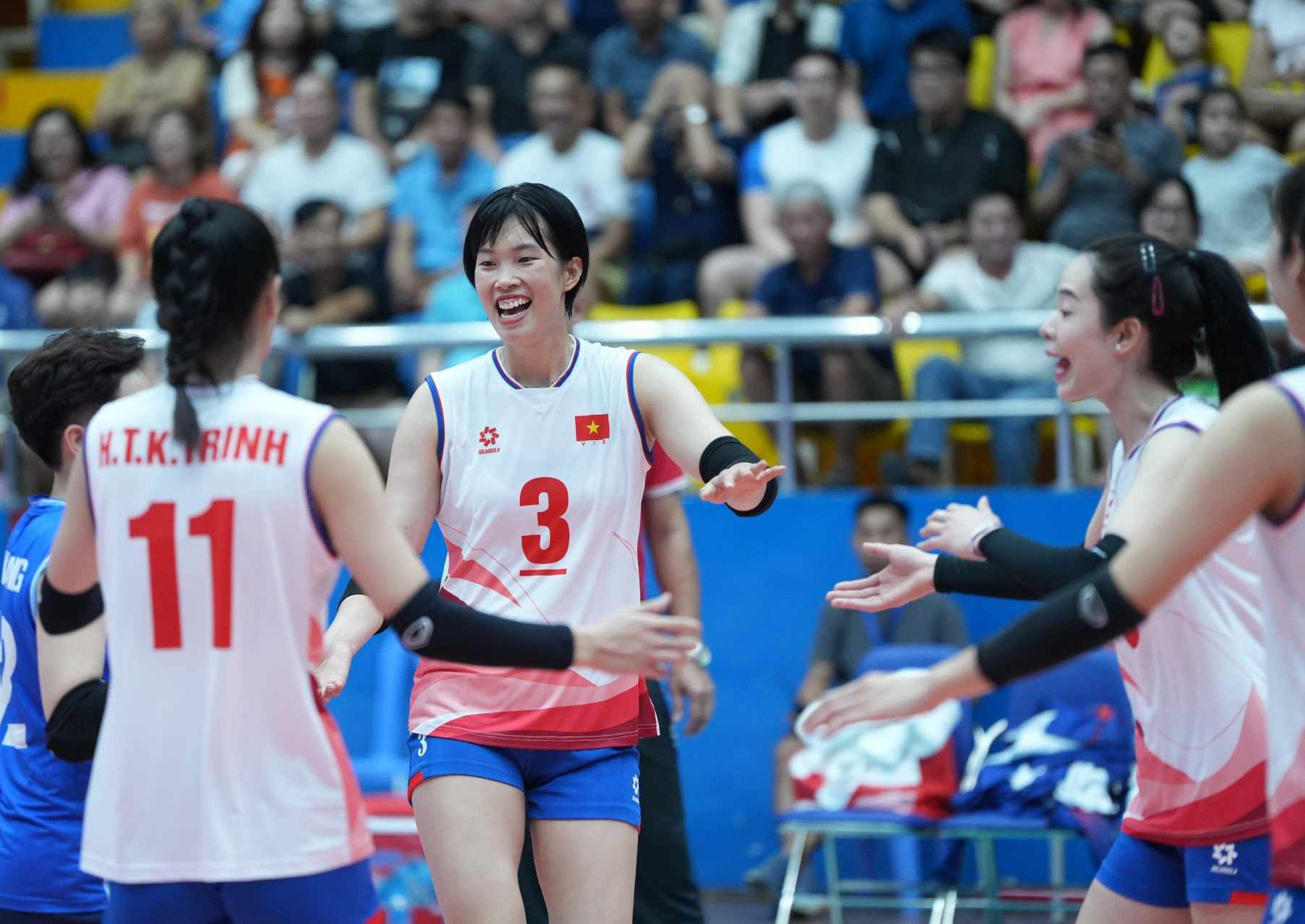 thanh thuy tuyen bong chuyen nu.jpg