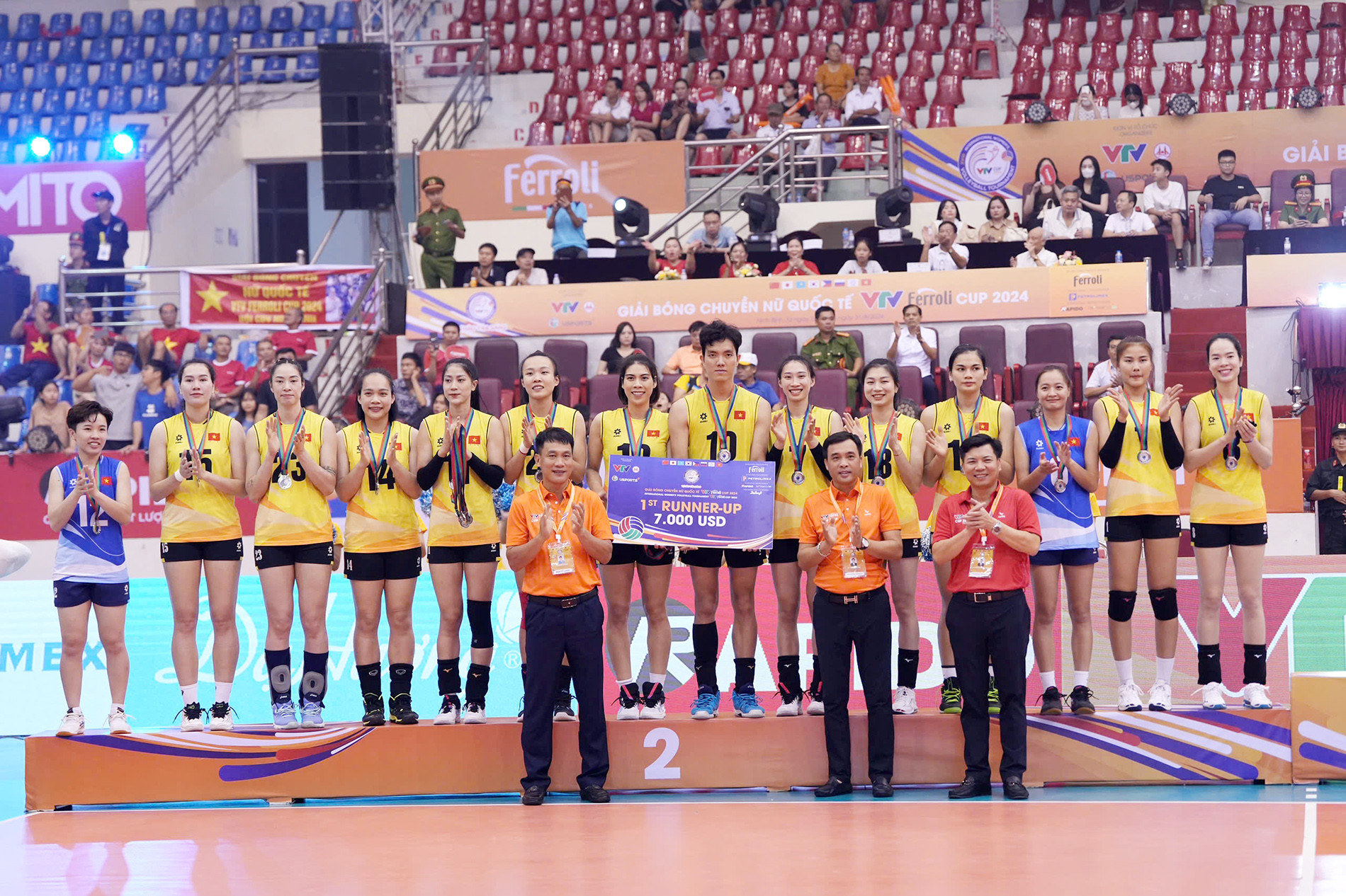 tuyen bong chyuen nu viet nam.jpg