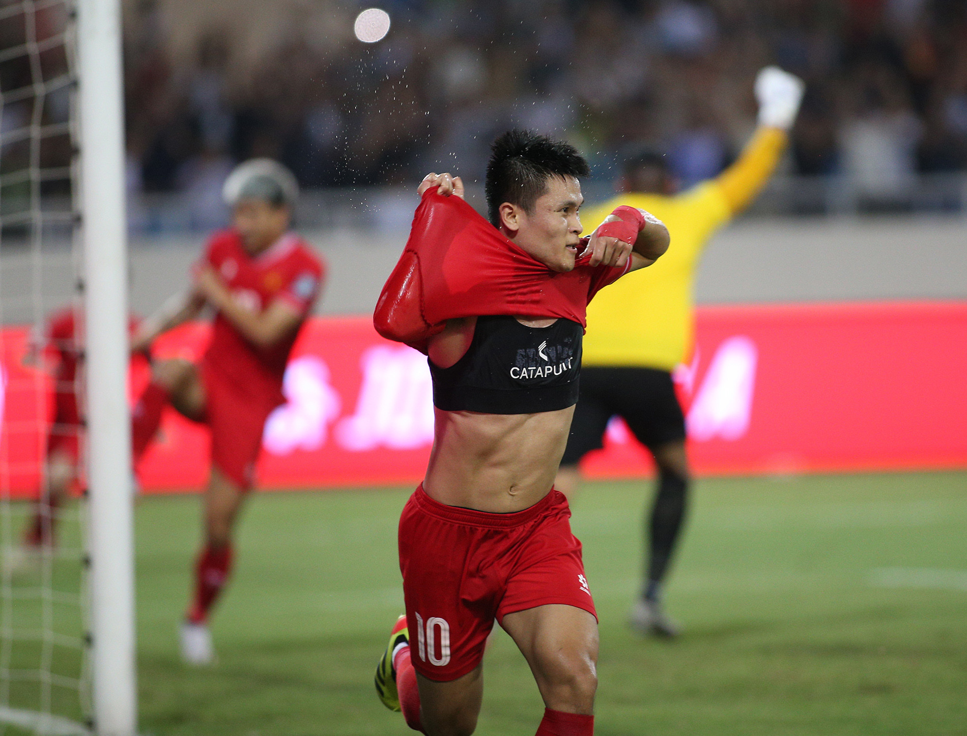 tuyen viet nam tuan hai philippines 3.JPG