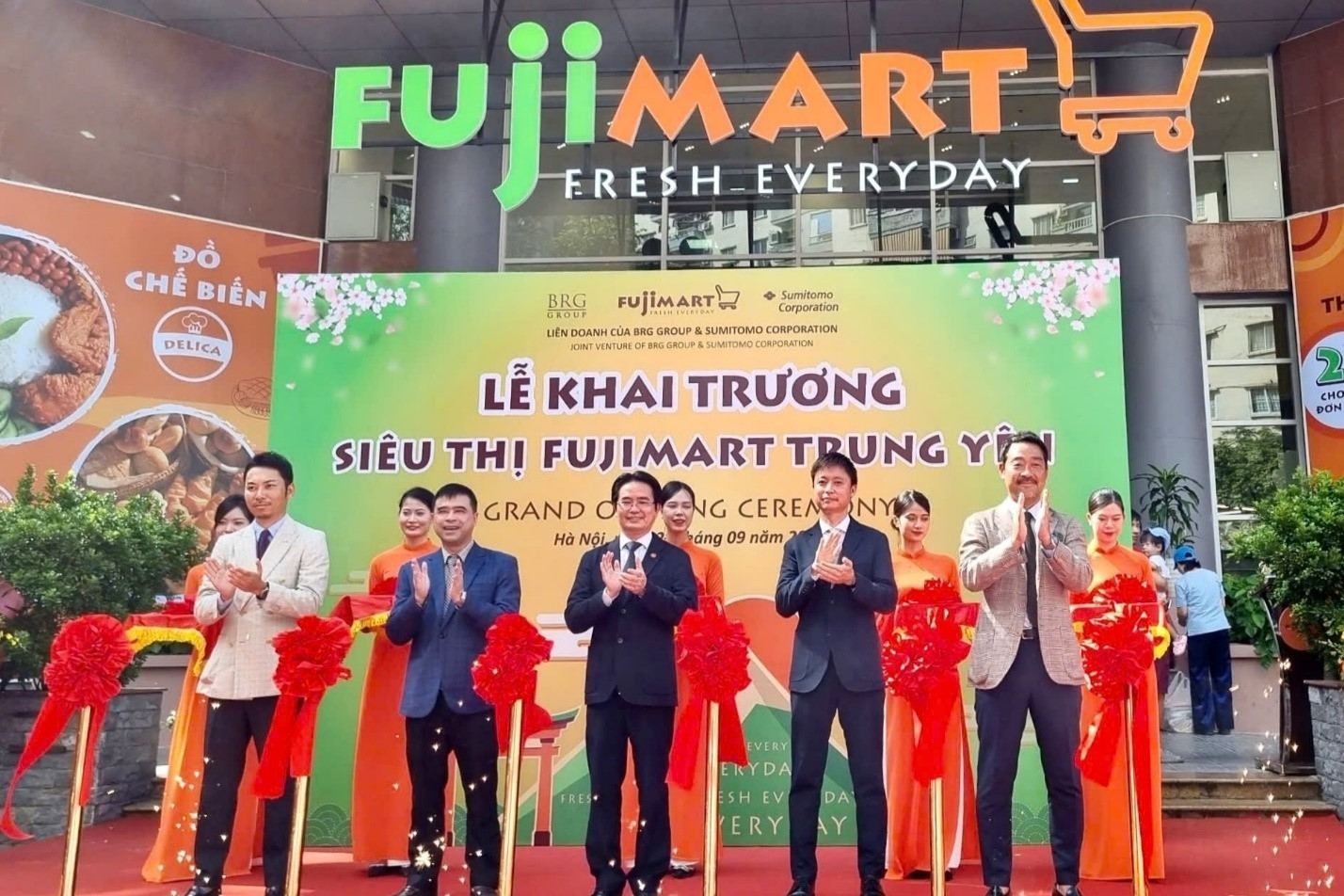 Siêu thị FujiMart mới khai trương ở quận Cầu Giấy, Hà Nội