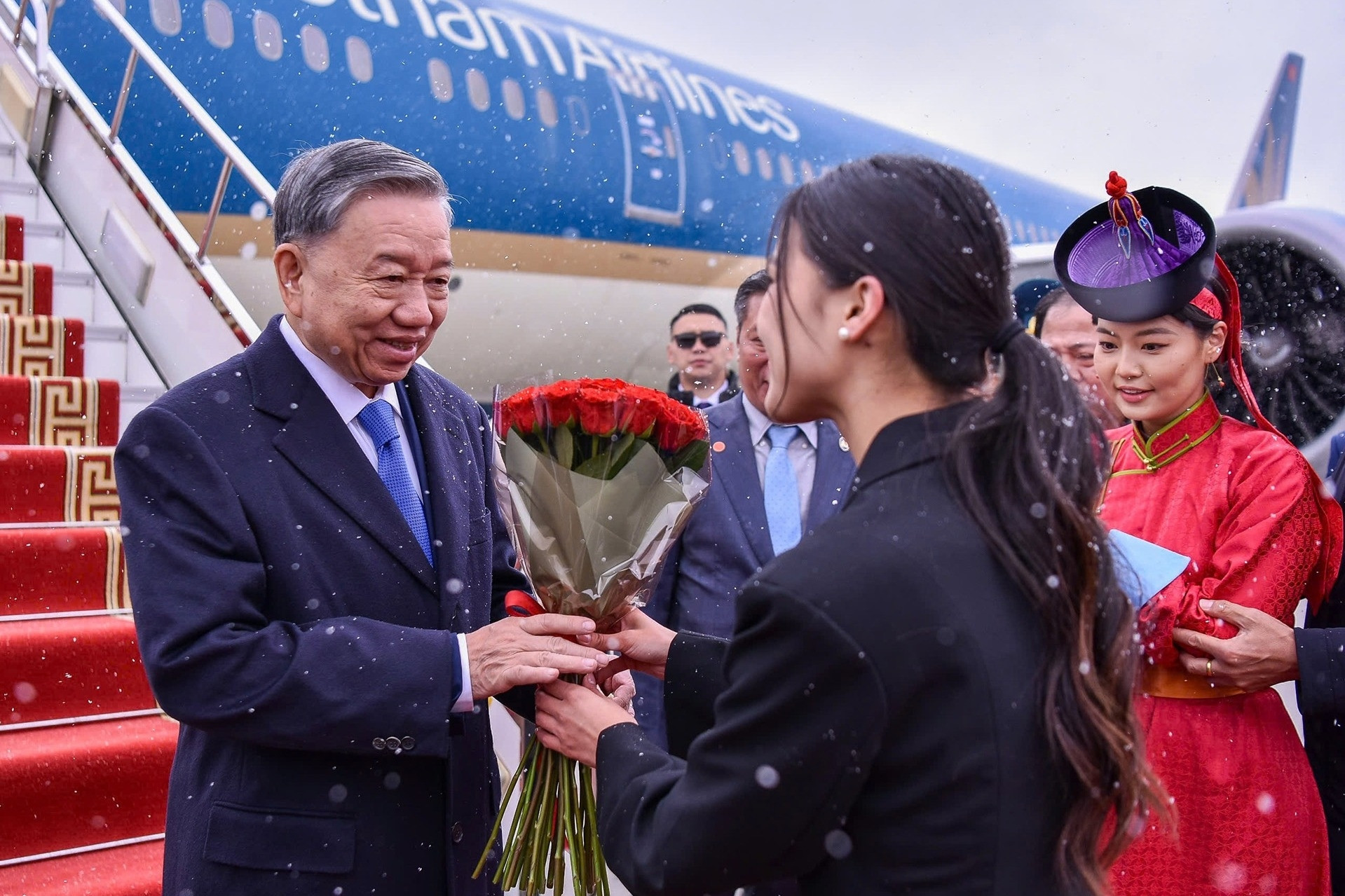 Tổng Bí thư, Chủ tịch nước Tô Lâm đến Ulan Bator, bắt đầu thăm Mông Cổ