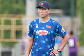 Tuyển Việt Nam chuẩn bị tập trung: Bài toán cho HLV Kim Sang Sik