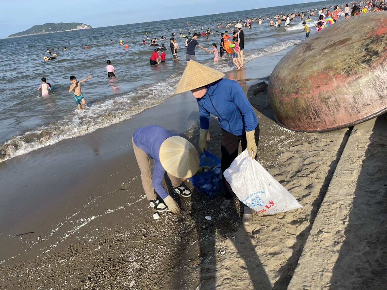 anh thay bai thuy san.jpg