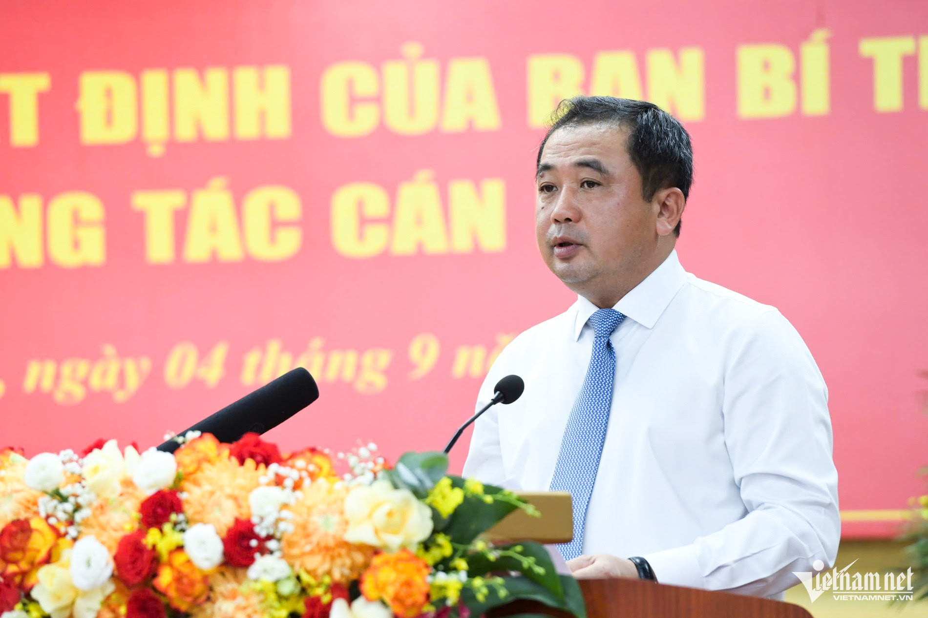 bi thu tinh uy HD.jpg