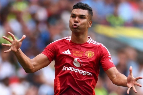 Casemiro đàm phán để rời MU sau phong độ thảm họa trước Liverpool