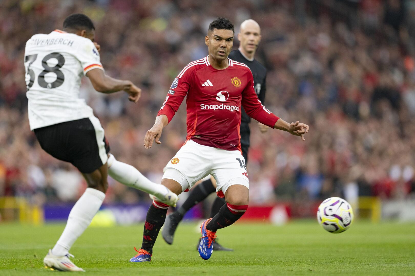 Casemiro MU Liverpool.jpg