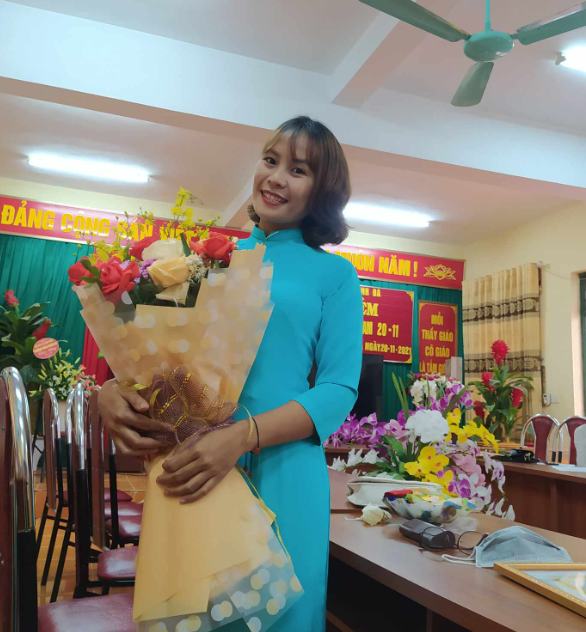 co giao Lan Huong1.png