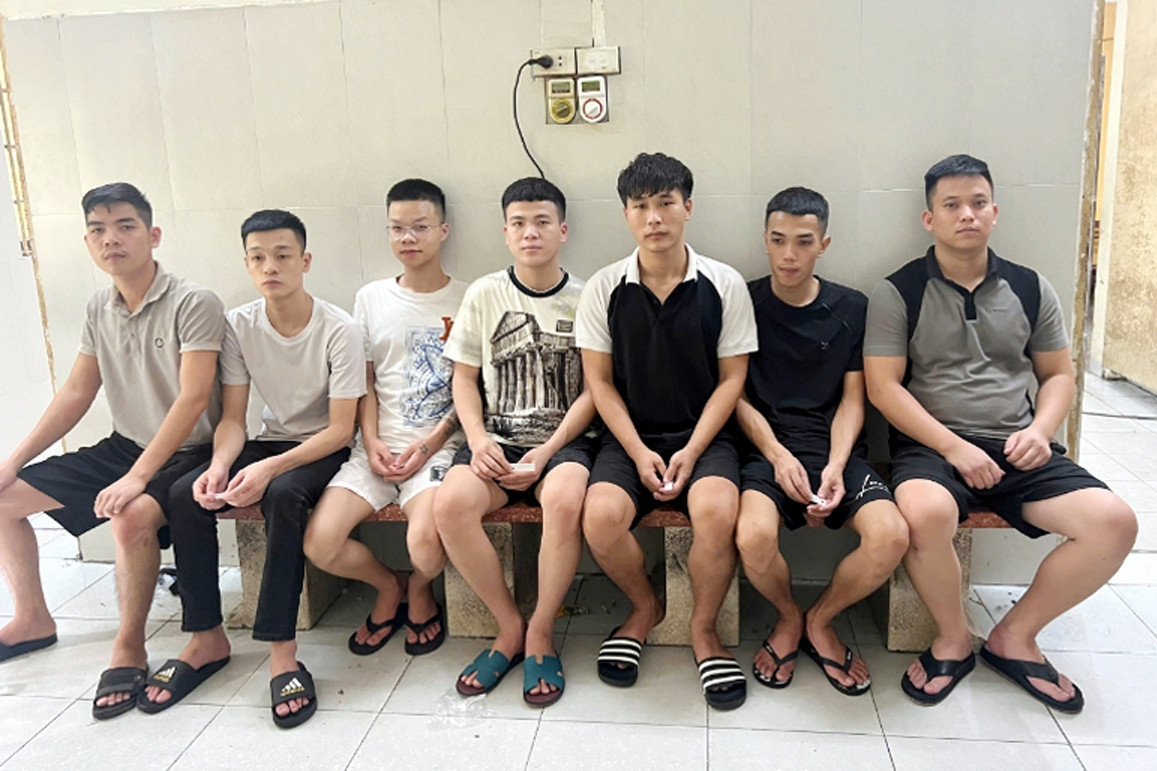 7 thanh niên đồng hương thuê phòng khách sạn ở Nha Trang để 'hành nghề' lừa đảo