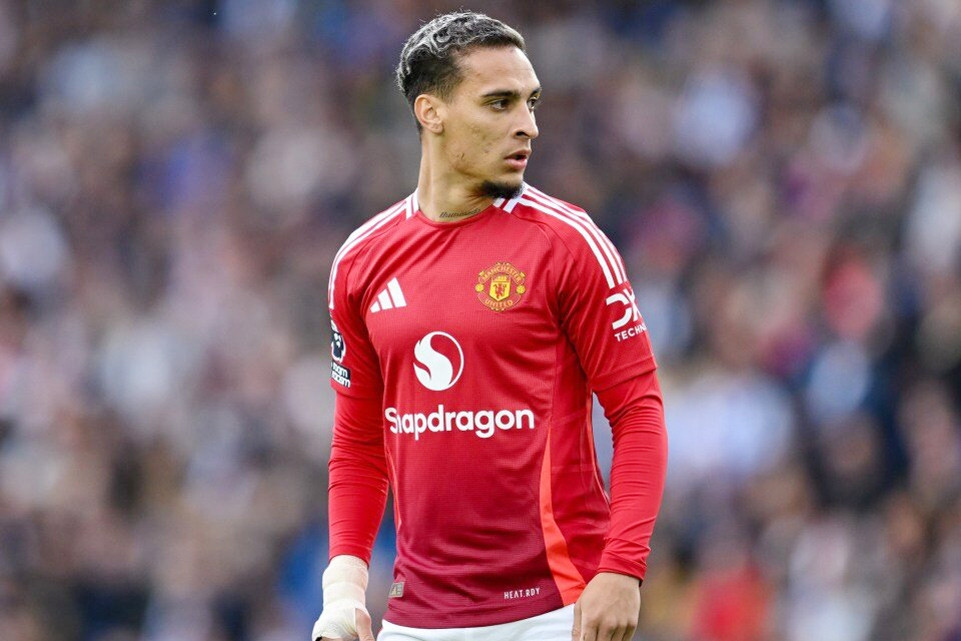 Mourinho muốn giải cứu Antony khỏi MU