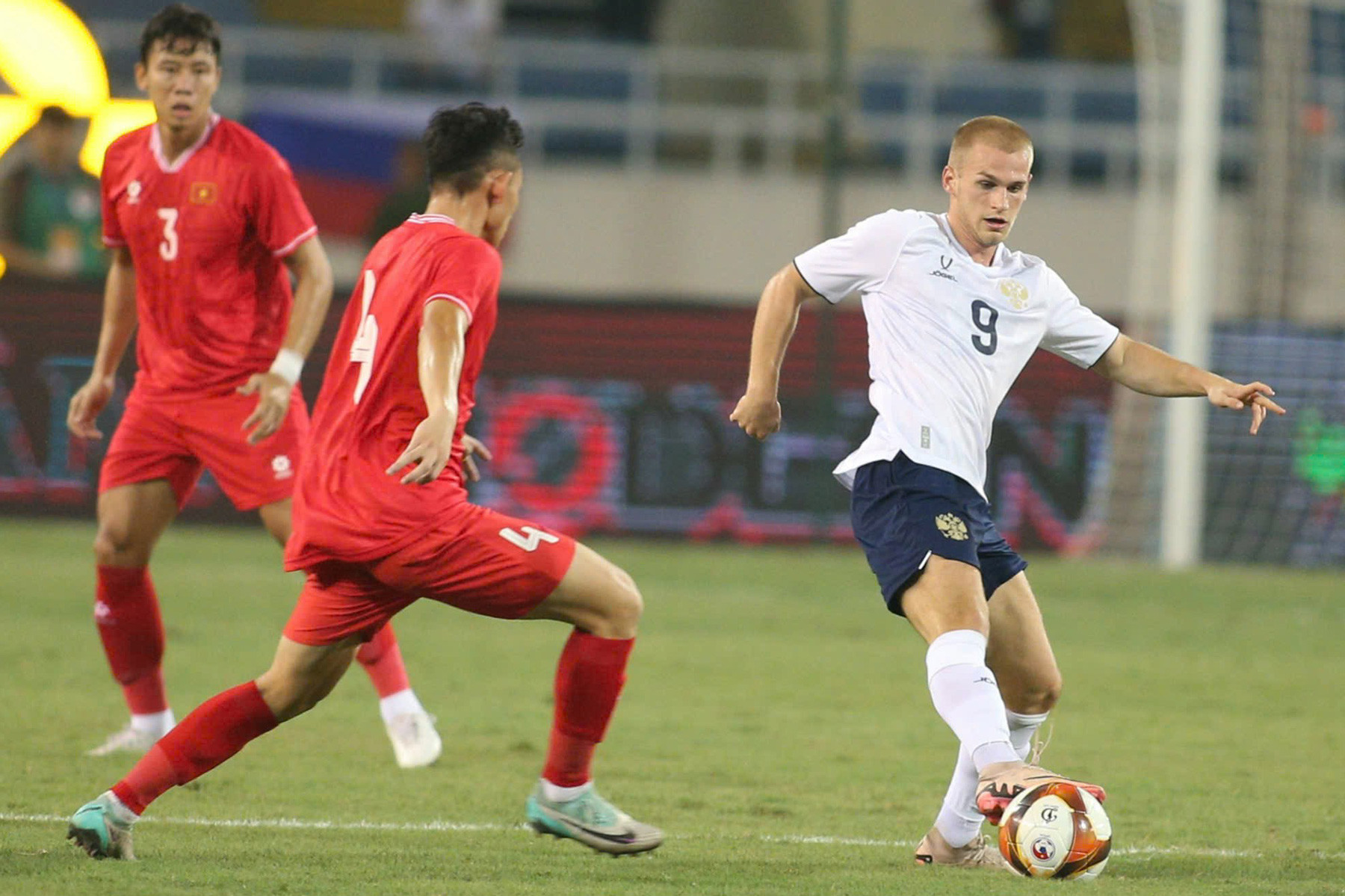 Pinyaev Viet Nam Nga.jpg