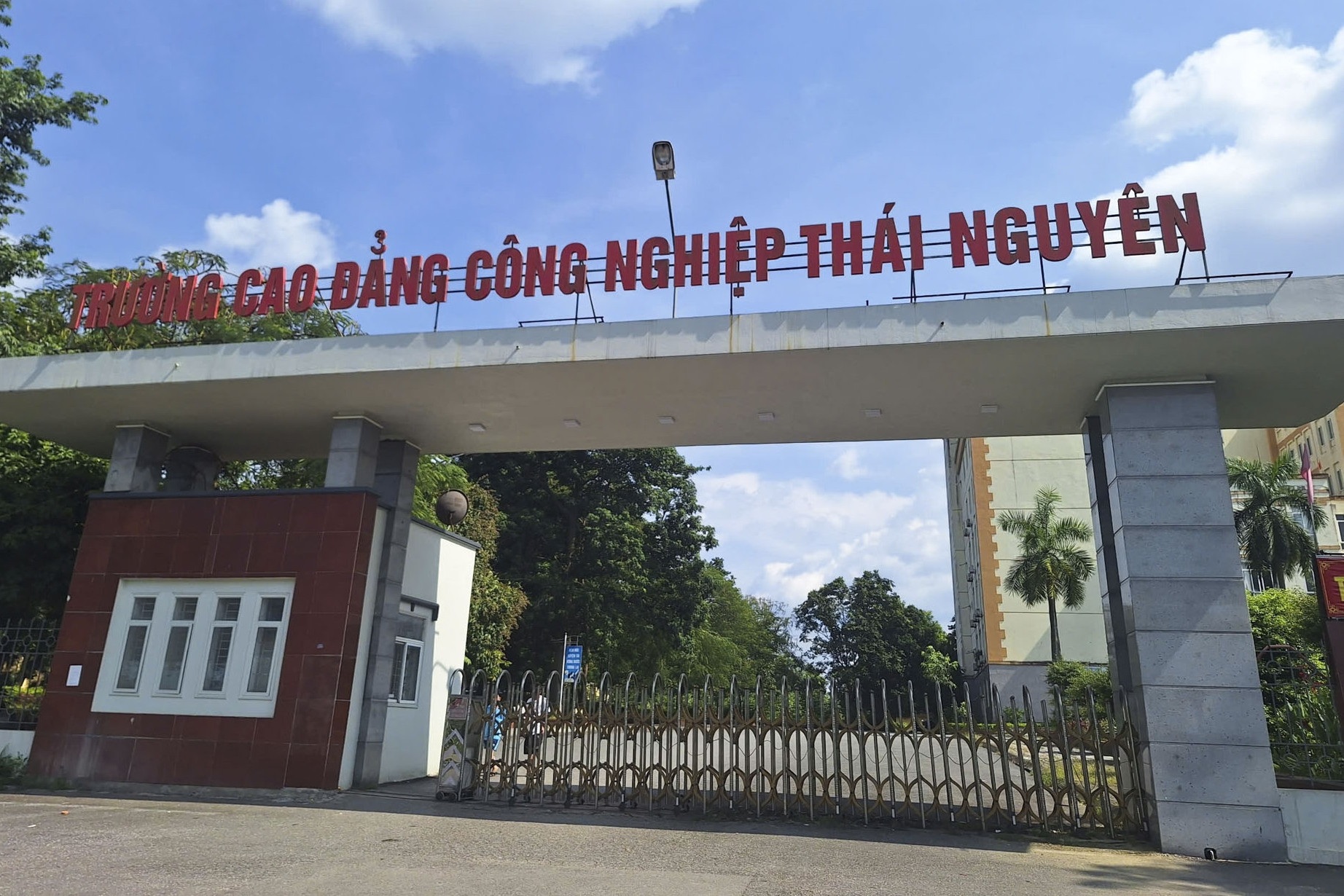 Sức khỏe 11 học sinh trường cao đẳng ở Thái Nguyên nhập viện hiện ra sao?