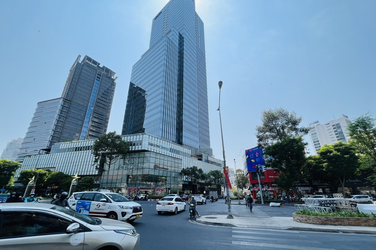 TP. Hồ Chí Minh chuyển đổi phương tiện giao thông sử dụng năng lượng xanh