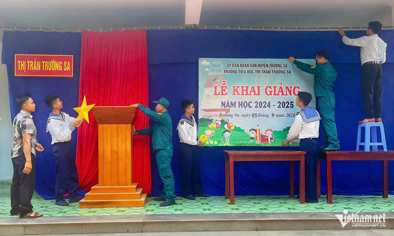 Đón năm học mới trên đảo Trường Sa: Gìn giữ ngọn lửa tri thức giữa sóng gió biển khơi