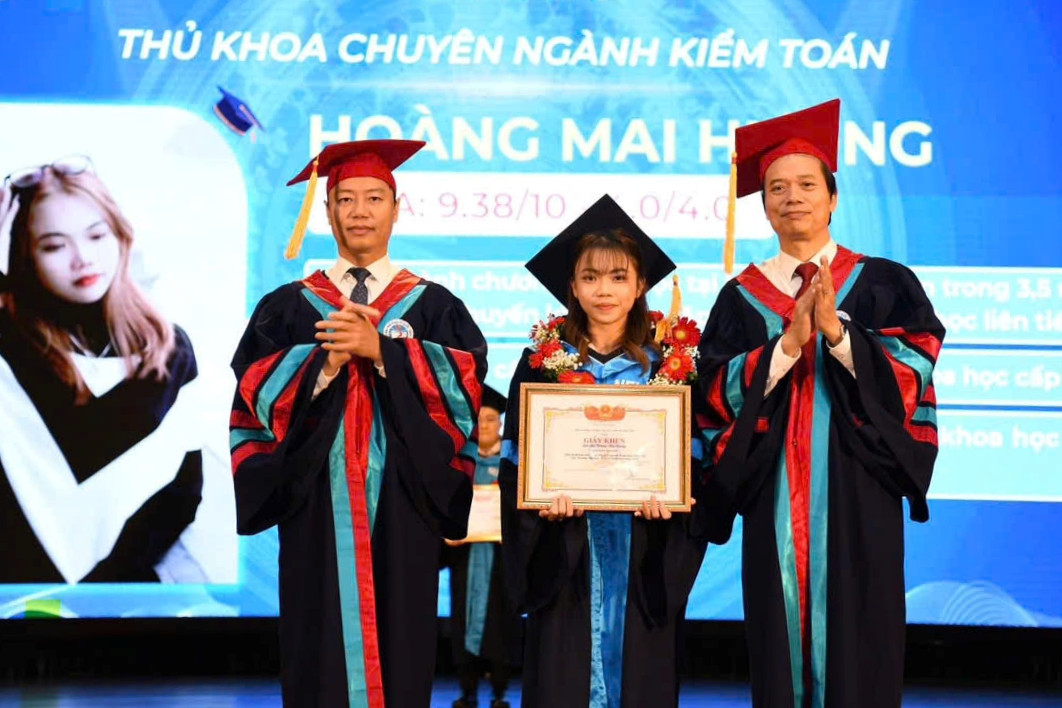 Bí quyết học tập hiệu quả: Chìa khóa thành công của thủ khoa Đại học Kinh tế Quốc dân