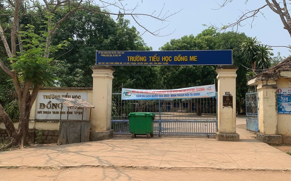 Cách chức, điều tra vụ hiệu trưởng không đứng lớp vẫn nhận hơn 300 triệu đồng.jpg