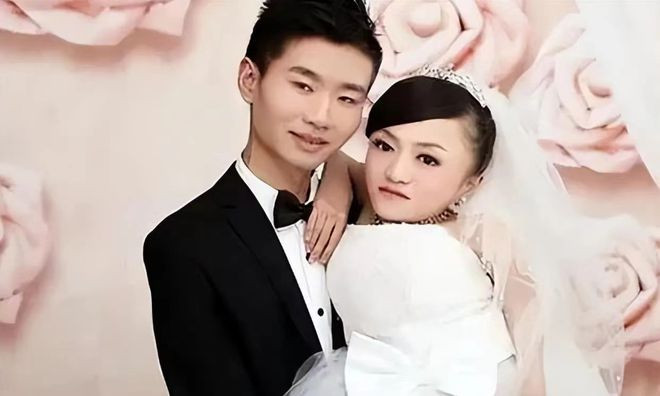 C&ocirc; g&aacute;i cao 68cm lấy chồng điển trai 1m68, 2 năm sau chuyện bất ngờ xảy ra